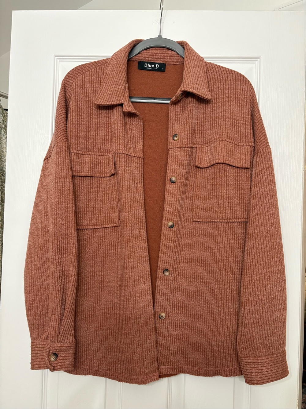 Blue B Women's Button-Front Ribbed Shirt Jacket in Rust